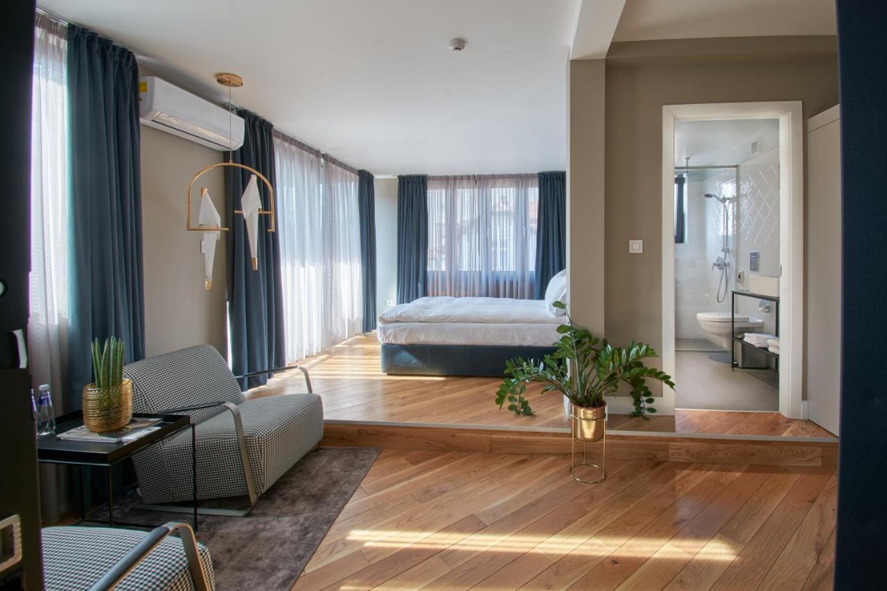 The Embassy Suites Sofia Bagian luar foto