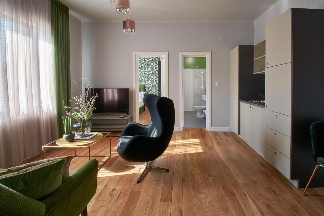 The Embassy Suites Sofia Bagian luar foto