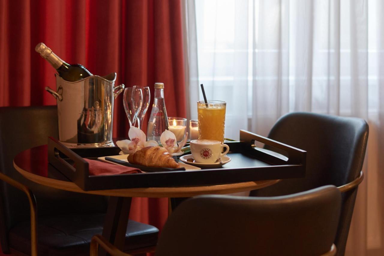 The Embassy Suites Sofia Bagian luar foto