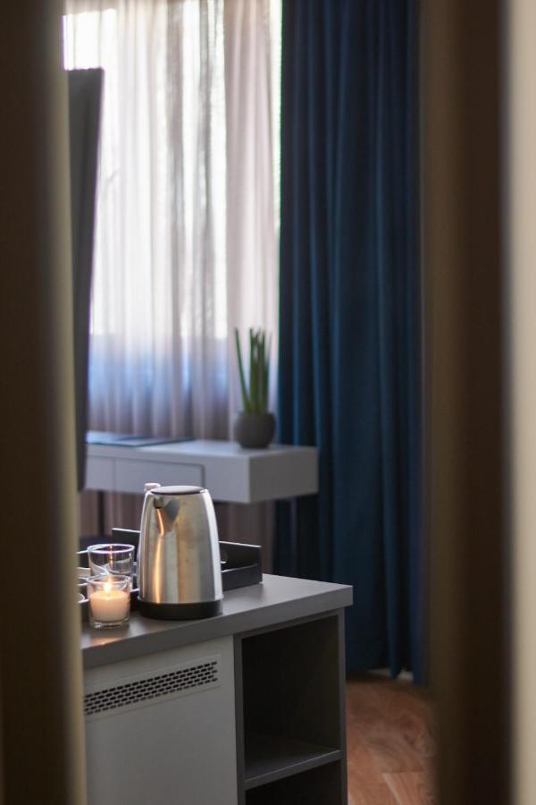 The Embassy Suites Sofia Bagian luar foto